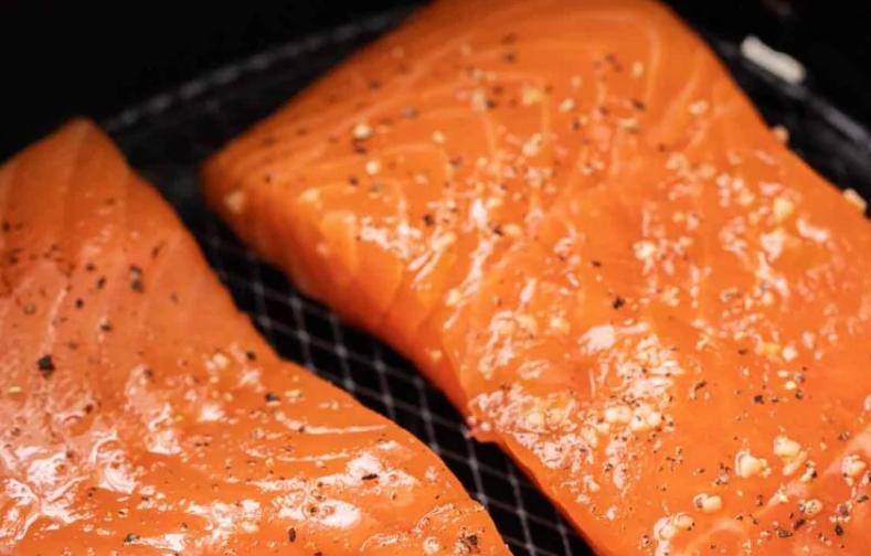 How to Cook Salmon in the Air Fryer Perfectly?